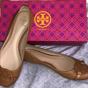 TORY BURCH flats!